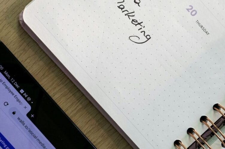 Ten artykuł pokazuje, jak mały e‑sklep lub dropshipper może wykorzystać Wykop.pl jako źródło darmowego, jakościowego ruchu. Omówione są kluczowe elementy strate...