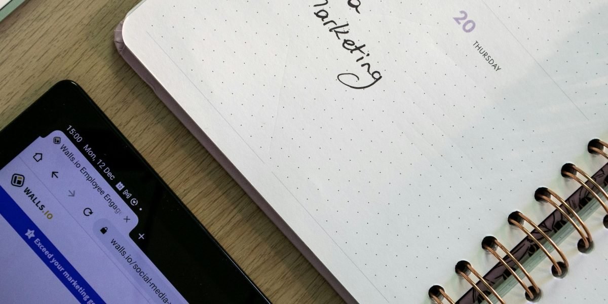 Ten artykuł pokazuje, jak mały e‑sklep lub dropshipper może wykorzystać Wykop.pl jako źródło darmowego, jakościowego ruchu. Omówione są kluczowe elementy strate...
